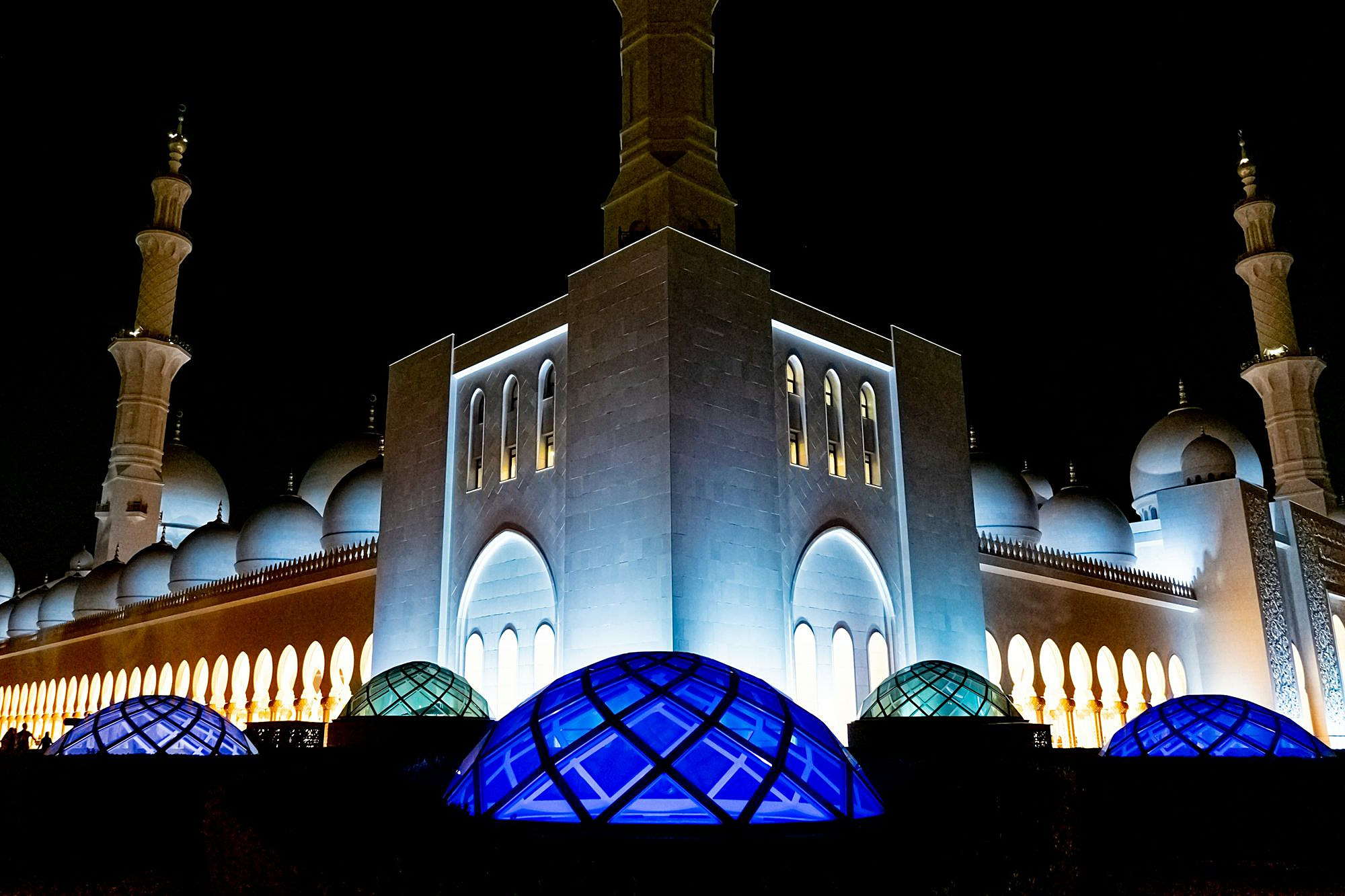 Gece vakti Şeyh Zayed Ulu Camii, Abu Dabi